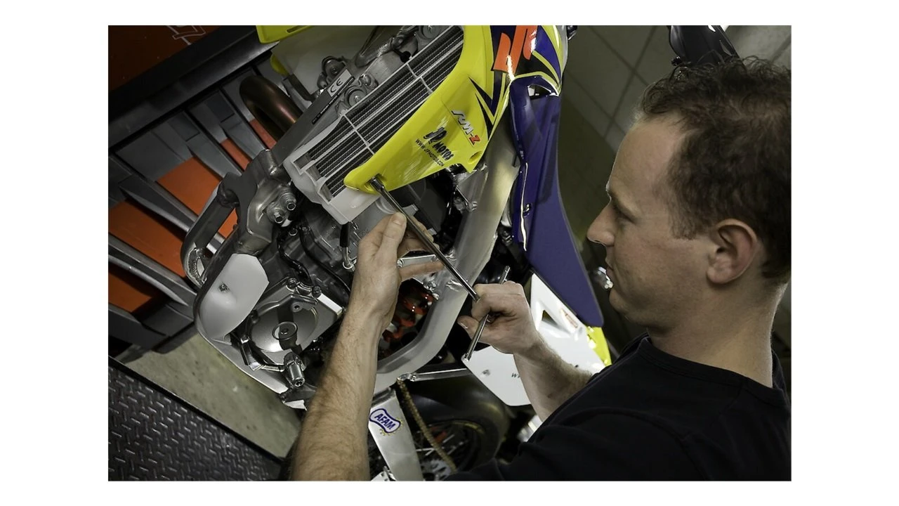 Facom 98B.14 Metric Sliding T-Handle Socket Wrench 14mm 6 Facom 98B.14 Metric Sliding T-Handle Socket Wrench 14mm - Image 4